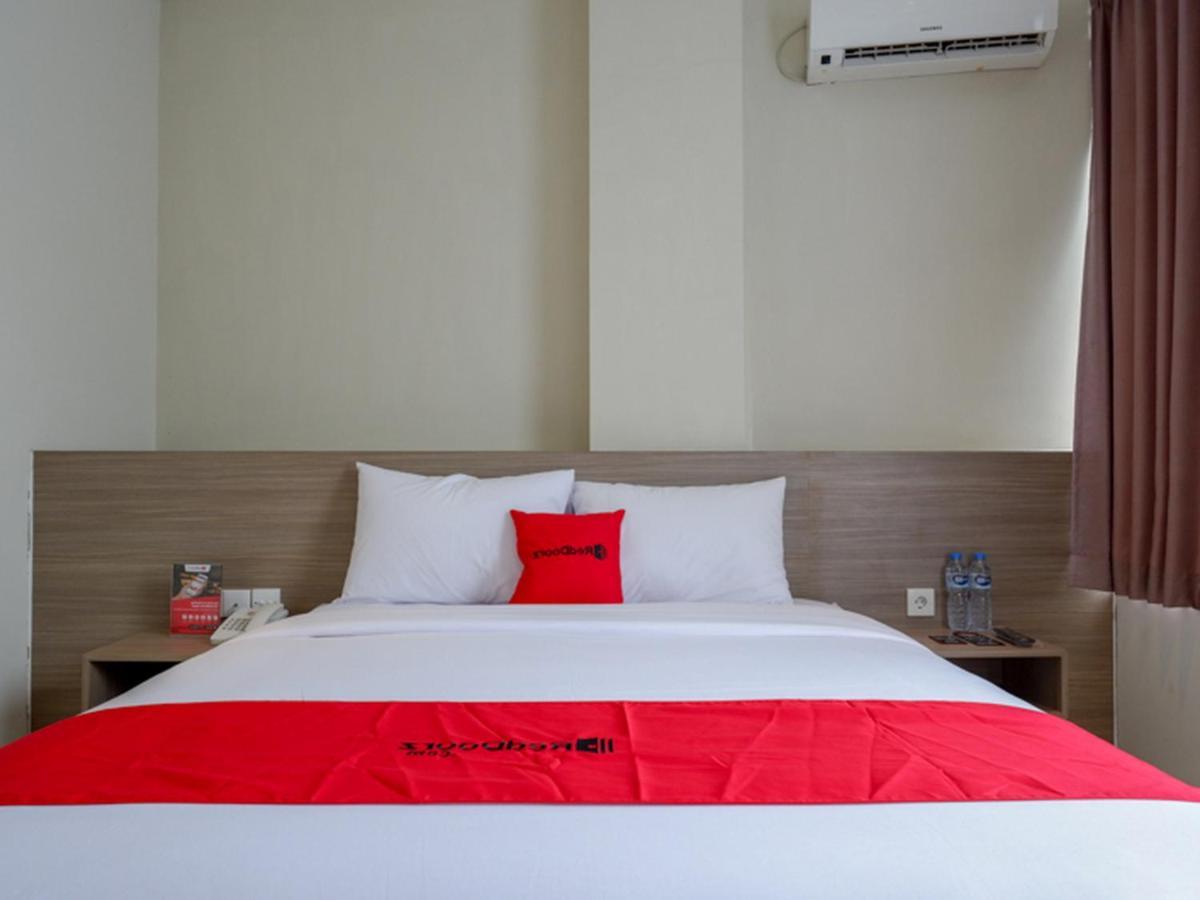 Reddoorz Near Exit Tol Banyumanik 2 Hotel Srondolwetan Luaran gambar