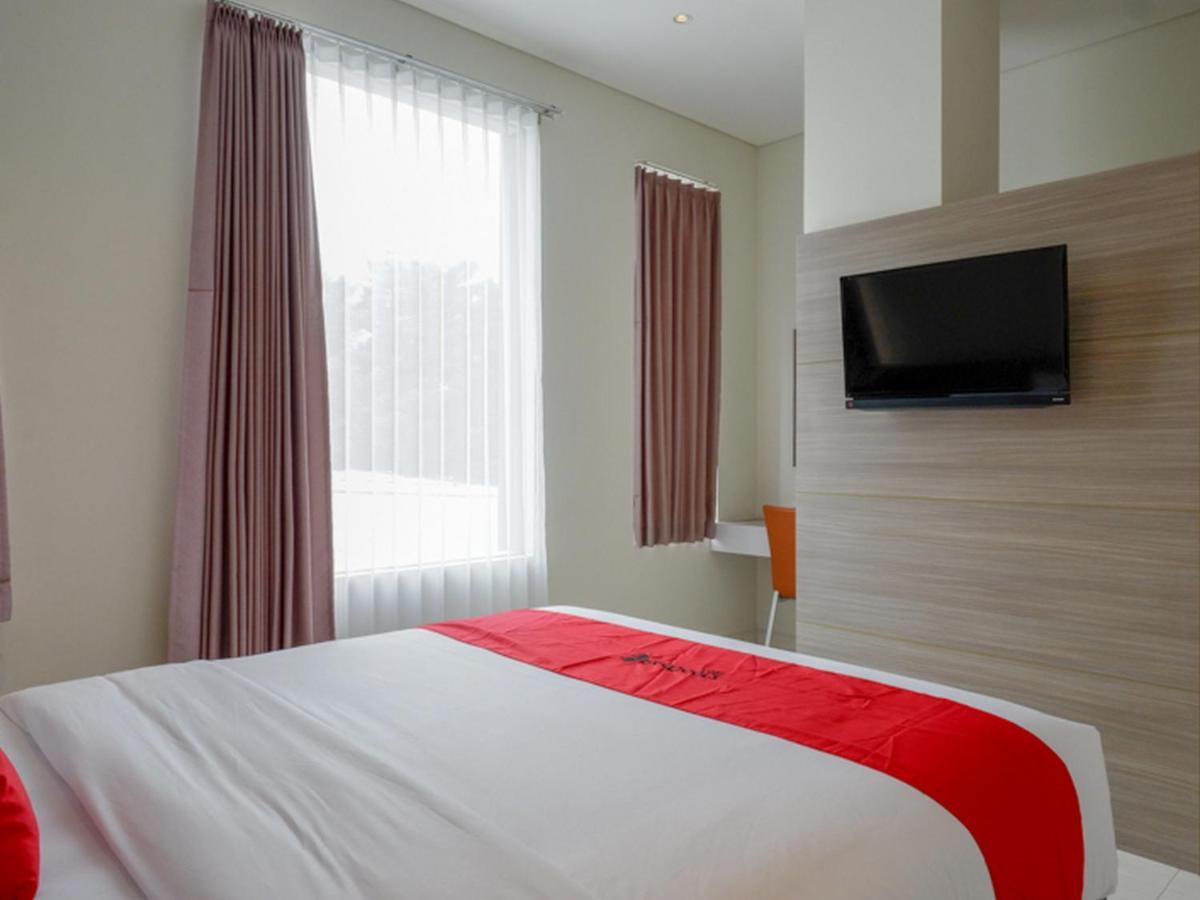 Reddoorz Near Exit Tol Banyumanik 2 Hotel Srondolwetan Luaran gambar