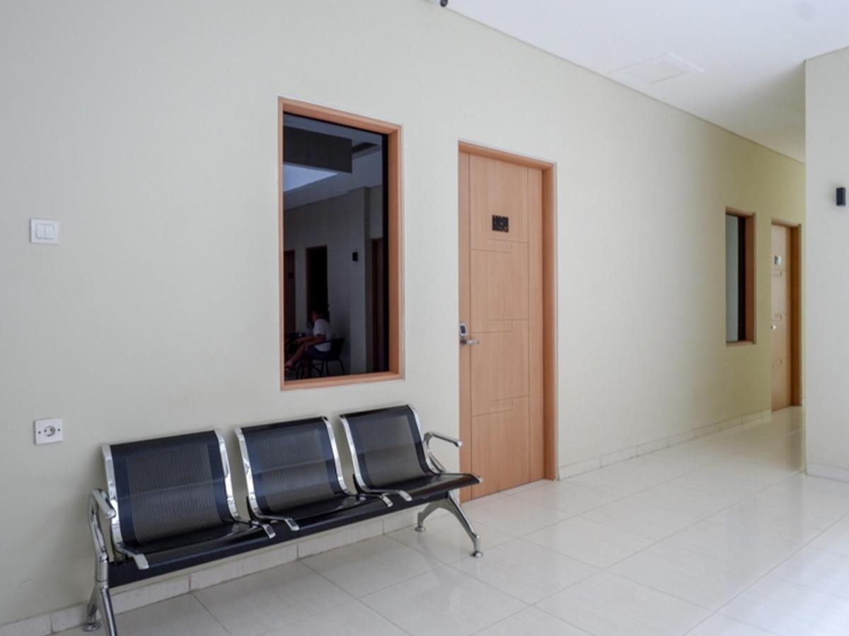 Reddoorz Near Exit Tol Banyumanik 2 Hotel Srondolwetan Luaran gambar