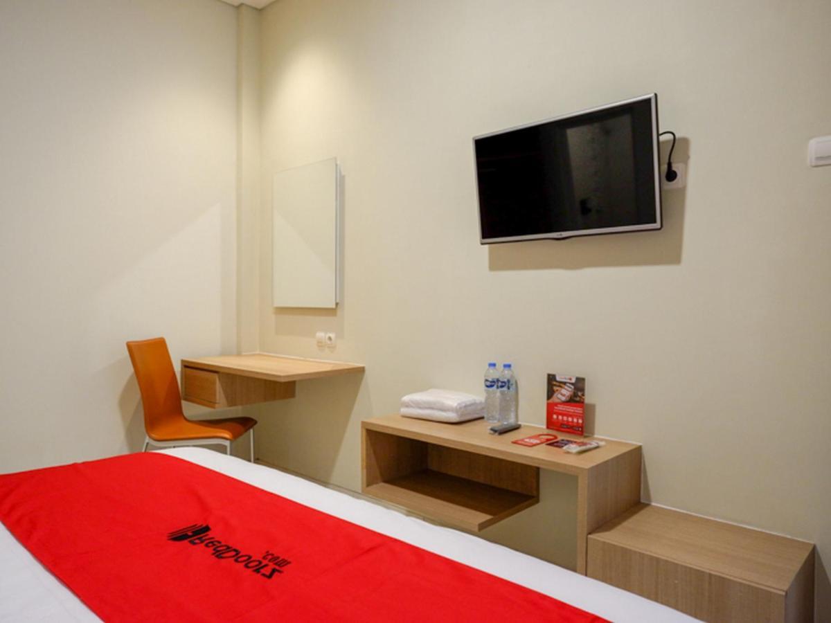 Reddoorz Near Exit Tol Banyumanik 2 Hotel Srondolwetan Luaran gambar