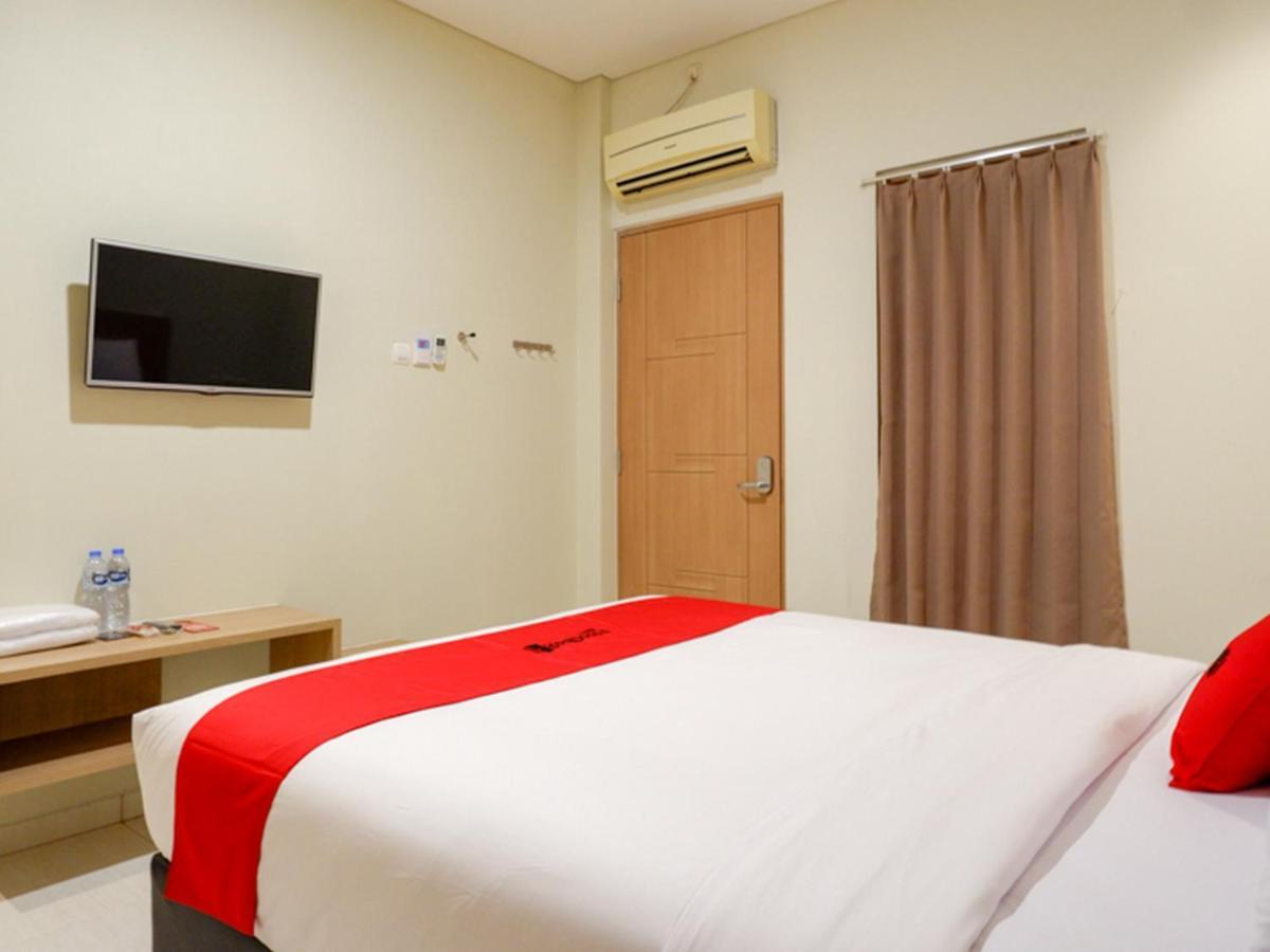 Reddoorz Near Exit Tol Banyumanik 2 Hotel Srondolwetan Luaran gambar