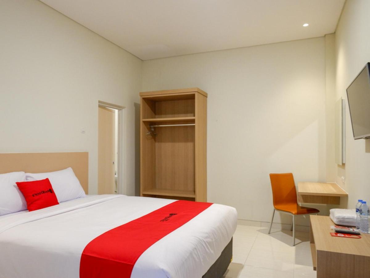 Reddoorz Near Exit Tol Banyumanik 2 Hotel Srondolwetan Luaran gambar