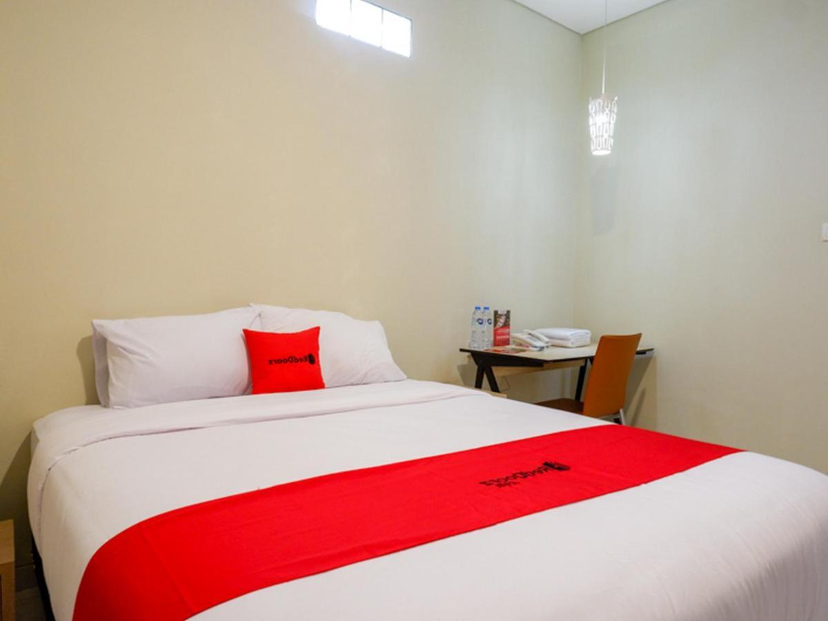 Reddoorz Near Exit Tol Banyumanik 2 Hotel Srondolwetan Luaran gambar