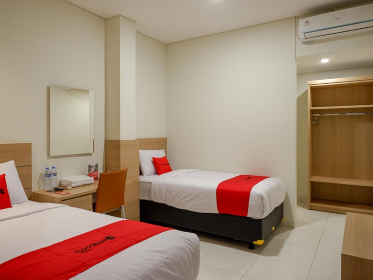 Reddoorz Near Exit Tol Banyumanik 2 Hotel Srondolwetan Luaran gambar