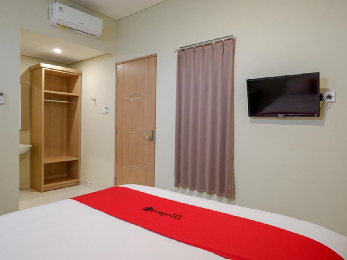 Reddoorz Near Exit Tol Banyumanik 2 Hotel Srondolwetan Luaran gambar