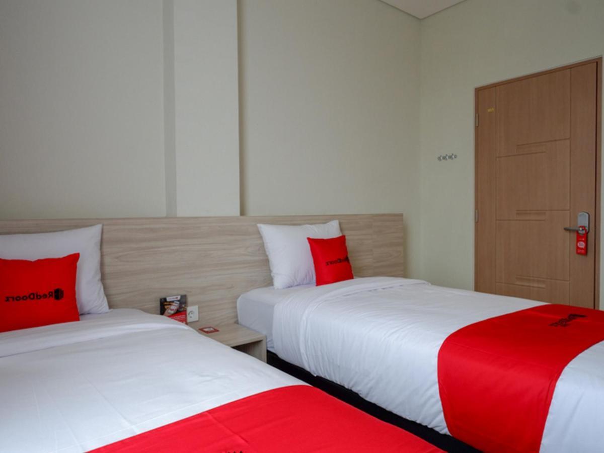 Reddoorz Near Exit Tol Banyumanik 2 Hotel Srondolwetan Luaran gambar