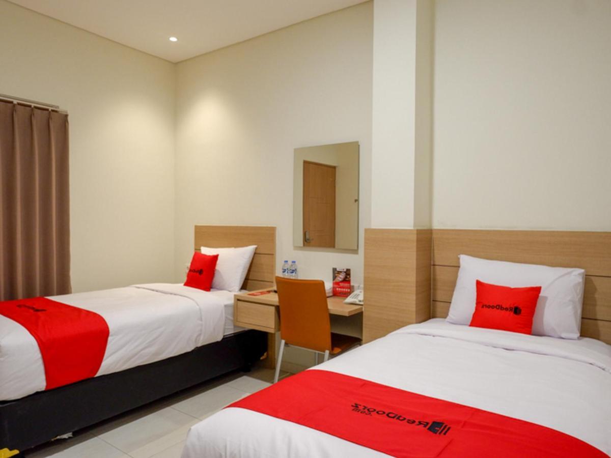 Reddoorz Near Exit Tol Banyumanik 2 Hotel Srondolwetan Luaran gambar