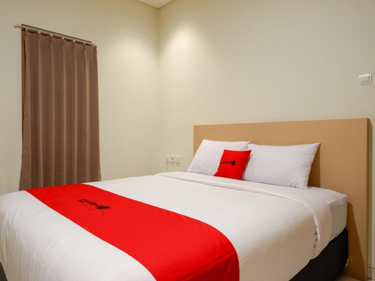 Reddoorz Near Exit Tol Banyumanik 2 Hotel Srondolwetan Luaran gambar