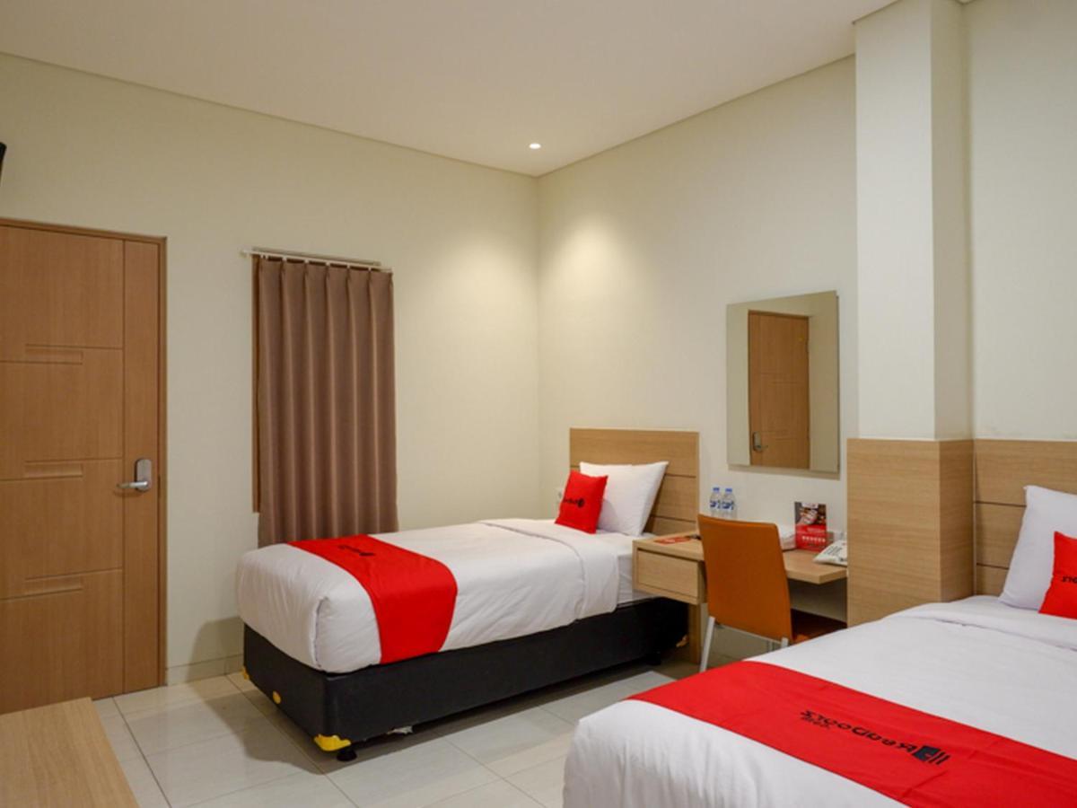 Reddoorz Near Exit Tol Banyumanik 2 Hotel Srondolwetan Luaran gambar